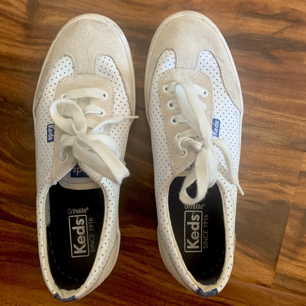 VINTAGE WHITE AND BEIGE SUEDE KED SNEAKERS